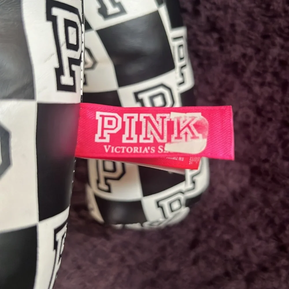 Victoria's 2018  Secret Pink Fashion Show Dog, checkered , "P" extra large - Picture 10 of 11